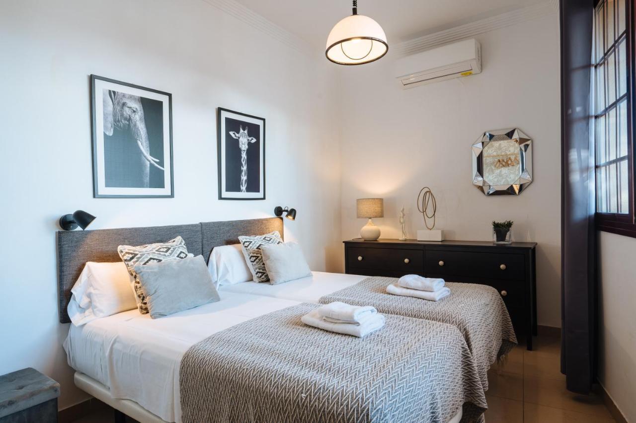 Homeyseville-Amazing Penthouse Giralda Views 8 Pax, Parking Optional Esterno foto
